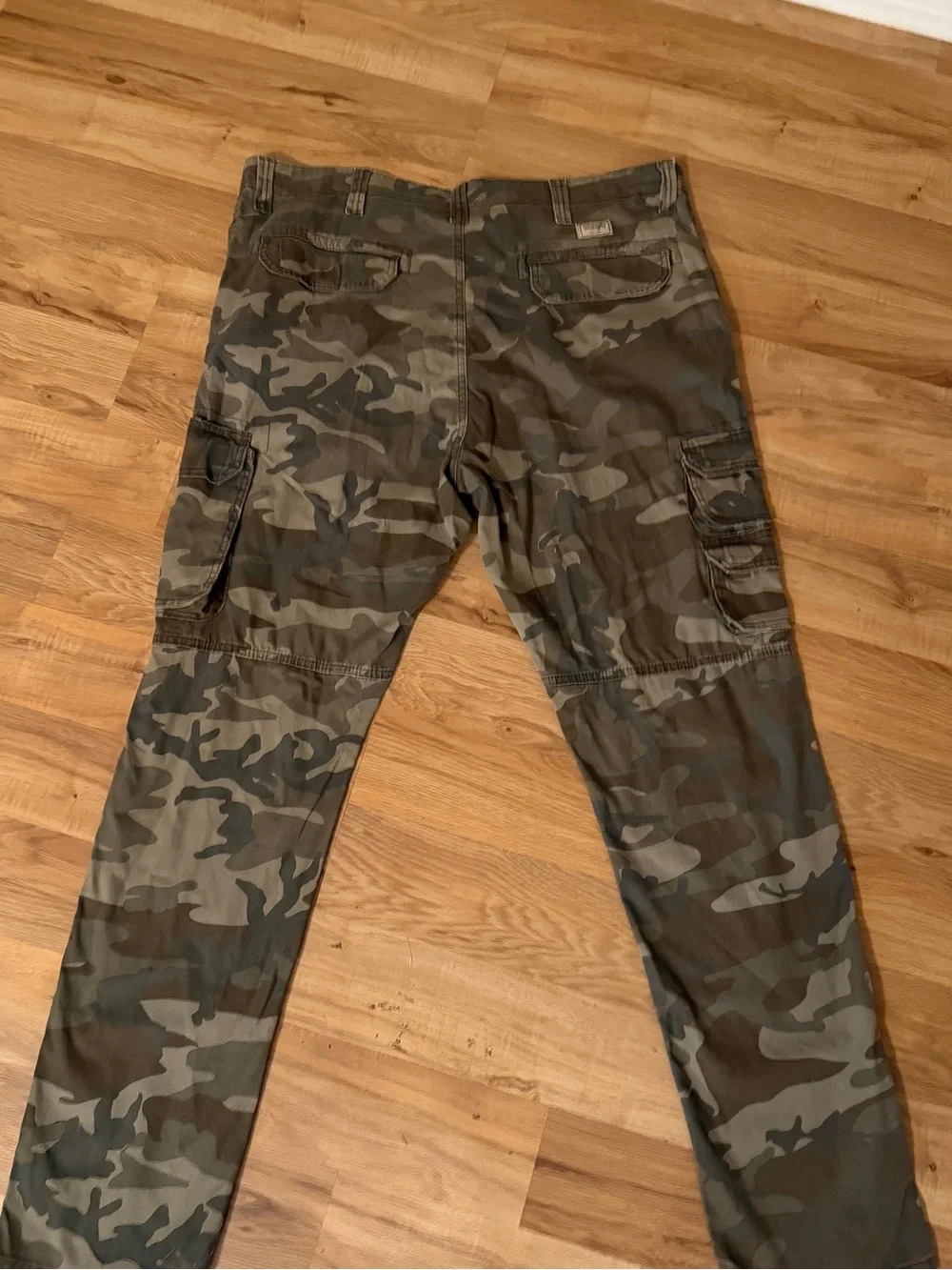 Wrangler Men's Cargo Pants Size 40x32 Camo Medium Stretch Taper Leg Regular Fit
